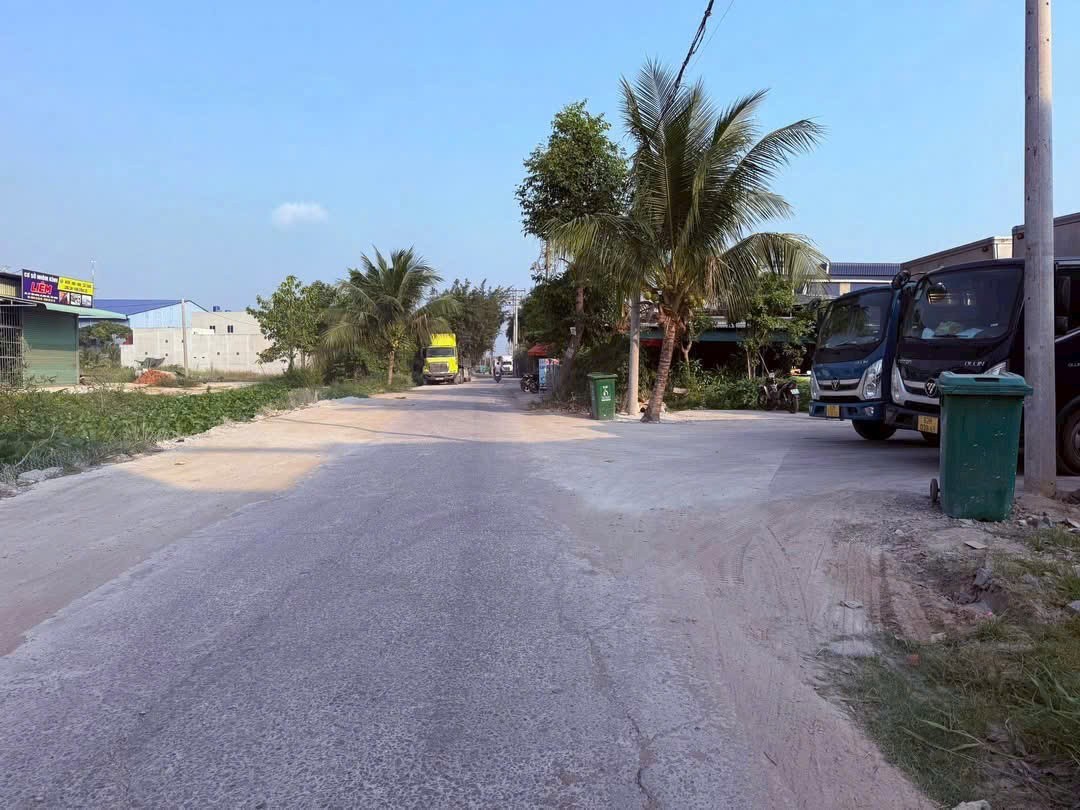 Bán đất SKC đường xe cont xã Thanh Phú, Bến Lức dt 2000m2 giá 15 tỷ 6