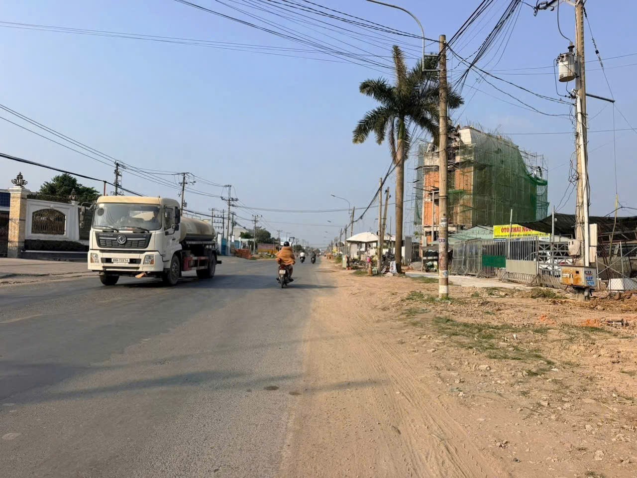 Bán đất SKC đường xe cont xã Thanh Phú, Bến Lức dt 2000m2 giá 15 tỷ 7