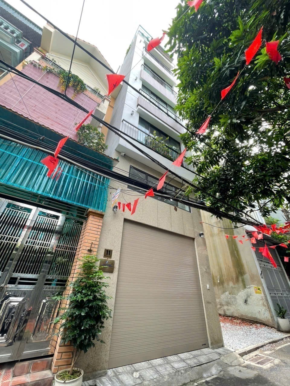 HÓT GIẢM 3 TỶ NHÀ NGUYÊN CĂN 7 TẦNG LONG BIÊN
