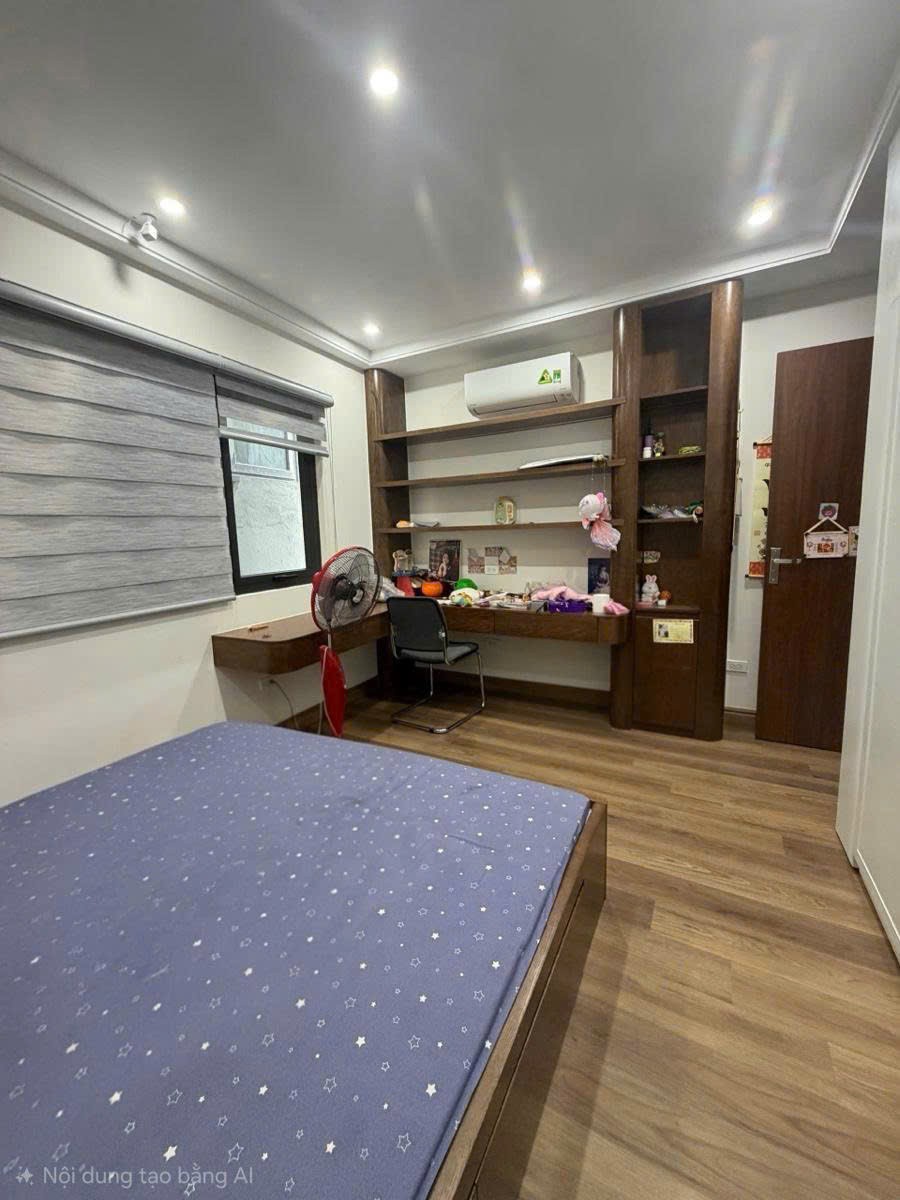 HÓT GIẢM 3 TỶ NHÀ NGUYÊN CĂN 7 TẦNG LONG BIÊN 2