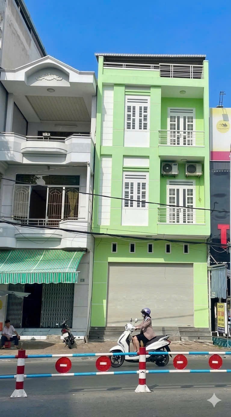 Cho thuê Nhà mặt tiền đường Mậu Thân, Phường Xuân Khánh, Diện tích 155m², Giá 45 Triệu/tháng