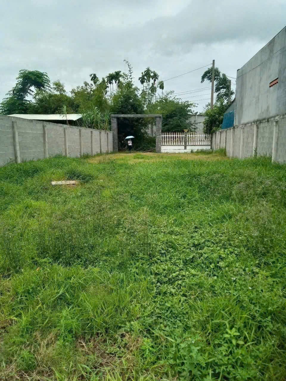 Bán đất Đức Hòa Thượng, dt 600m2 (300m2 thổ) đường oto đá xanh, có tường rào giá 1,8 tỷ 2