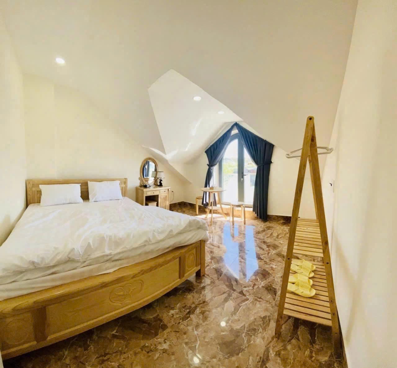 Cho thuê villa 5 phòng ngủ đường Mê Linh phường 9 Đà Lạt giá 17 triệu