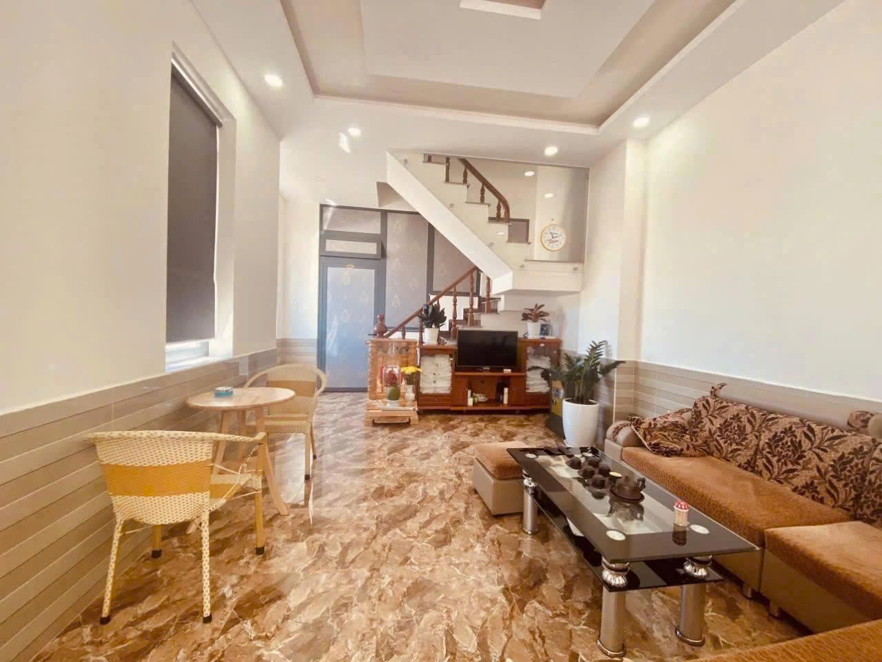 Cho thuê villa 5 phòng ngủ đường Mê Linh phường 9 Đà Lạt giá 17 triệu 5