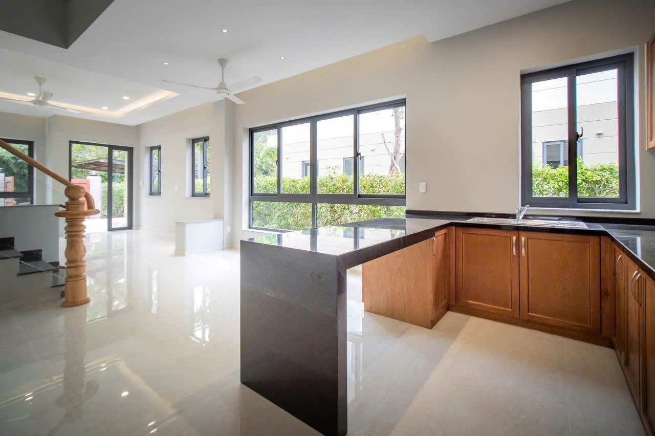 Cho thuê Biệt thự Phường Tăng Nhơn Phú A, Quận 9, Diện tích 240m², Giá 036 Triệu/tháng