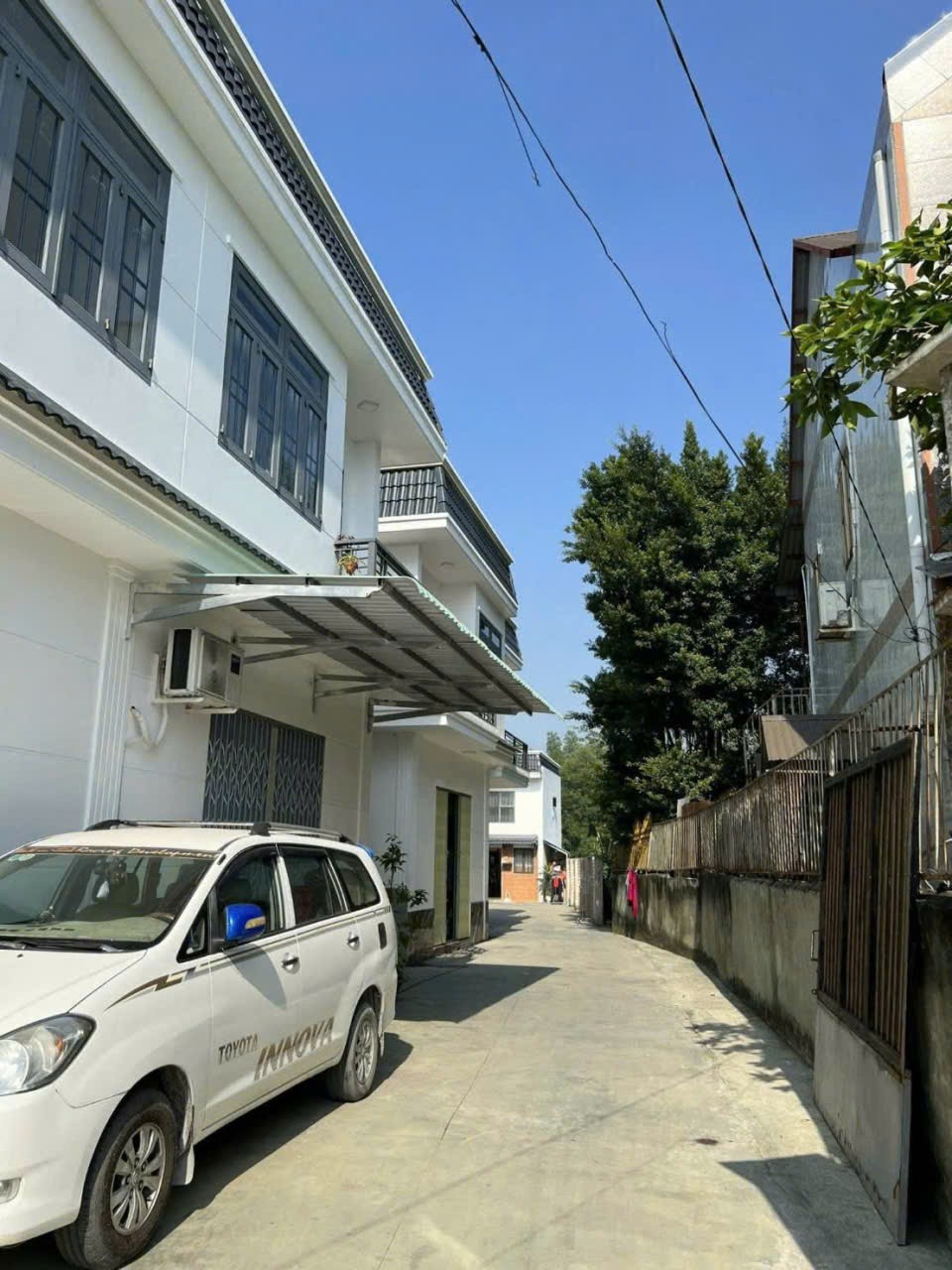 Bán nhà ấp 4, xã Mỹ Yên dt 180m2 , 1 lầu , 4pn,3wc đường oto beton giá 2,4 tỷ 3