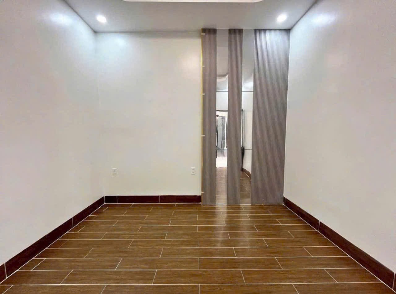 Bán nhà mới xây thiết kế hiện đại dt 120m2 1 lầu ,3pn,2wc, sân oto , đã hoàn công giá 3,05 tỷ 6