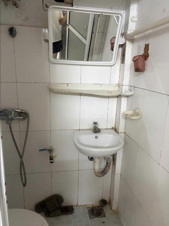 CẦN CHO THUÊ PHÒNG TẦNG 4 TẠI PHỐ CHỢ KHÂM THIÊN - ĐỐNG ĐA - HÀ NỘI. 4