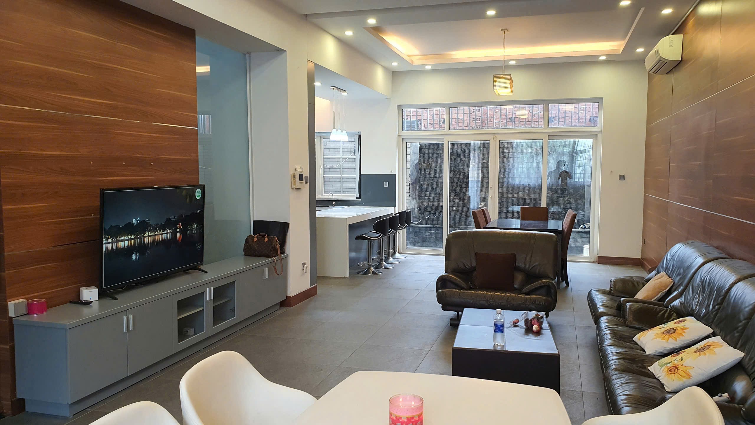 Cho thuê Biệt thự Quận 7, Hồ Chí Minh, Diện tích 150m², Giá 75 Triệu/tháng 2