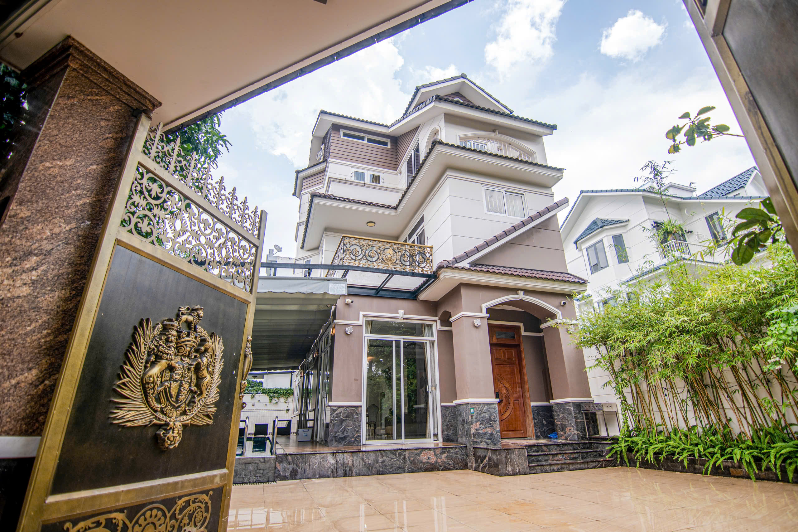 Cho thuê Biệt thự Quận 9, Hồ Chí Minh, Diện tích 350m², Giá Thương lượng 10