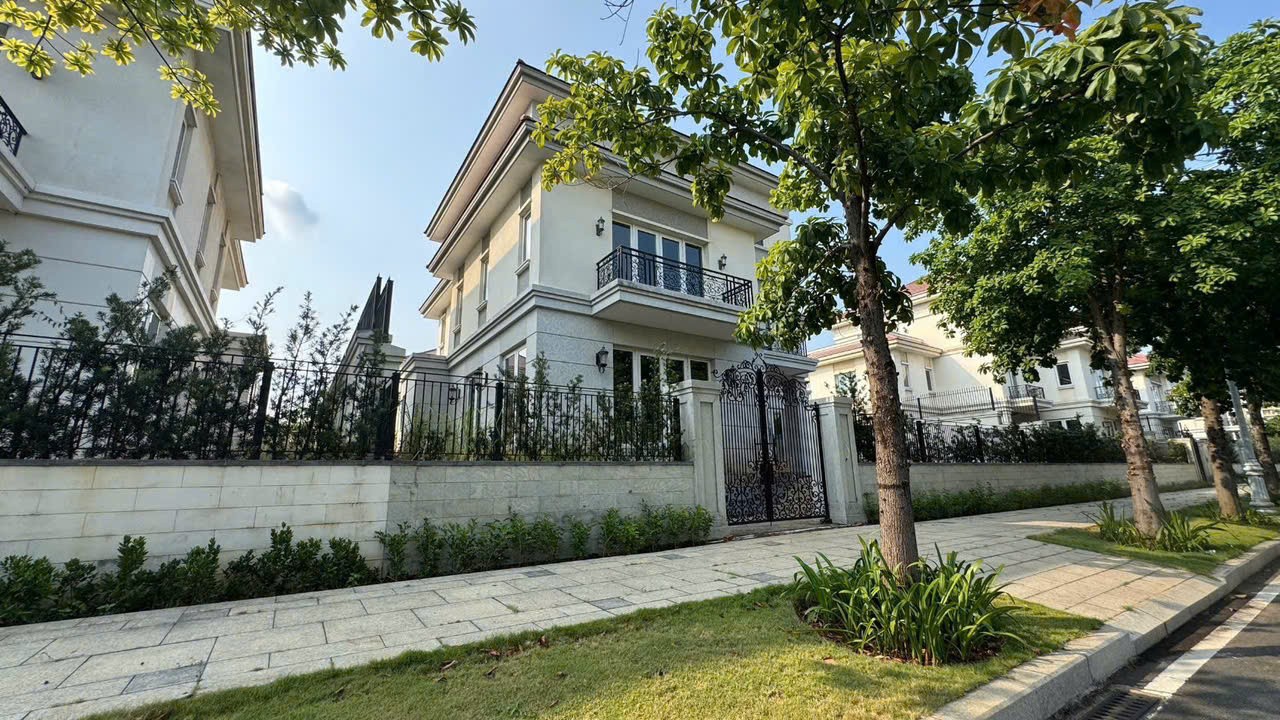 Cho thuê Biệt thự Quận 2, Hồ Chí Minh, Diện tích 330m², Giá Thương lượng 11
