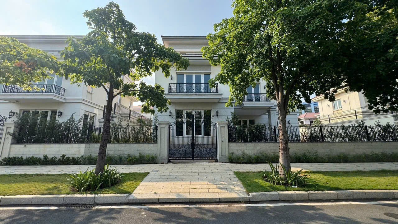 Cho thuê Biệt thự Quận 2, Hồ Chí Minh, Diện tích 330m², Giá Thương lượng 12