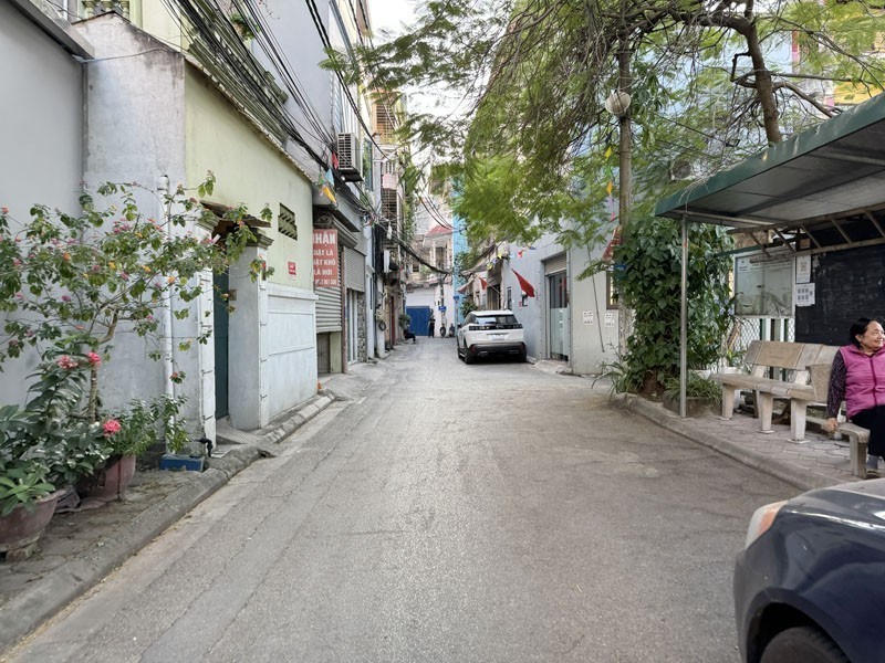 Bán đất đường Đức Giang, Việt Hưng: 51,2m2, mặt tiền rộng 5,2m, view hồ cực thoáng, ô tô đỗ cửa