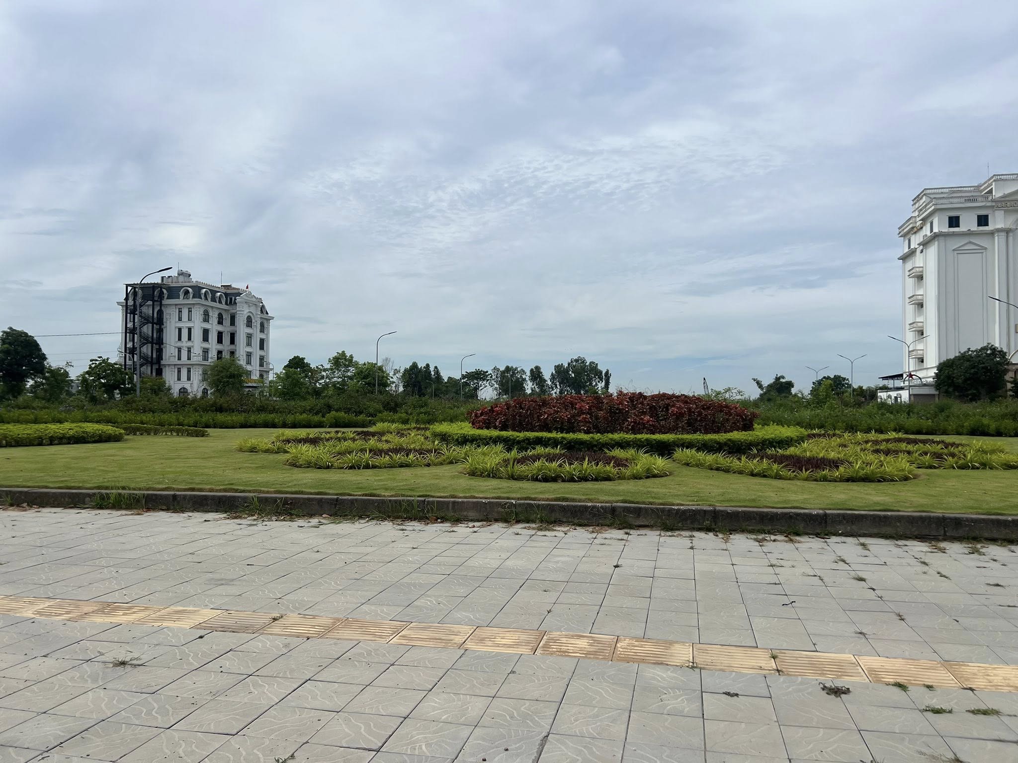Bán đất lô góc thương mại dịch vụ mặt đường Trường Chinh, TP HD, 724m2, 3 mặt đường 2