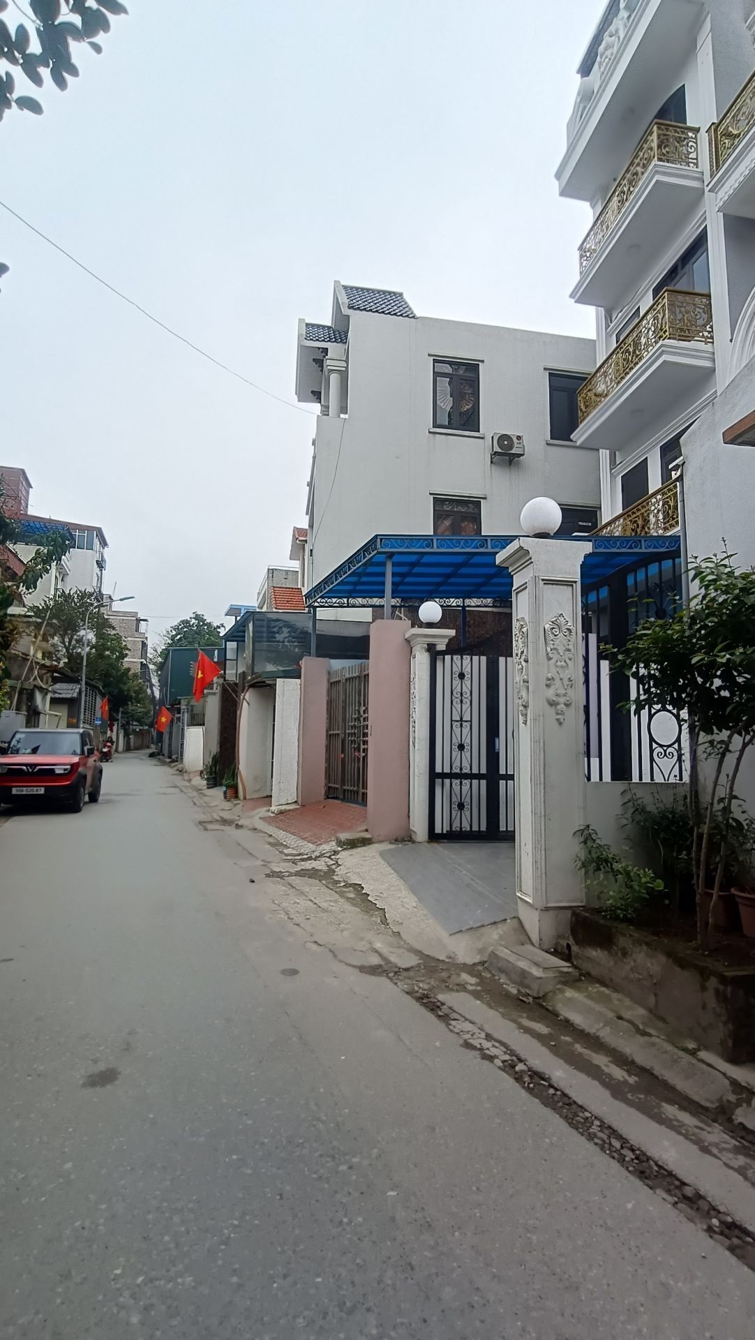 Sẵn căn nhà để không Lâm Du Long Biên 10 tỷ 60m ngõ ô tô 2
