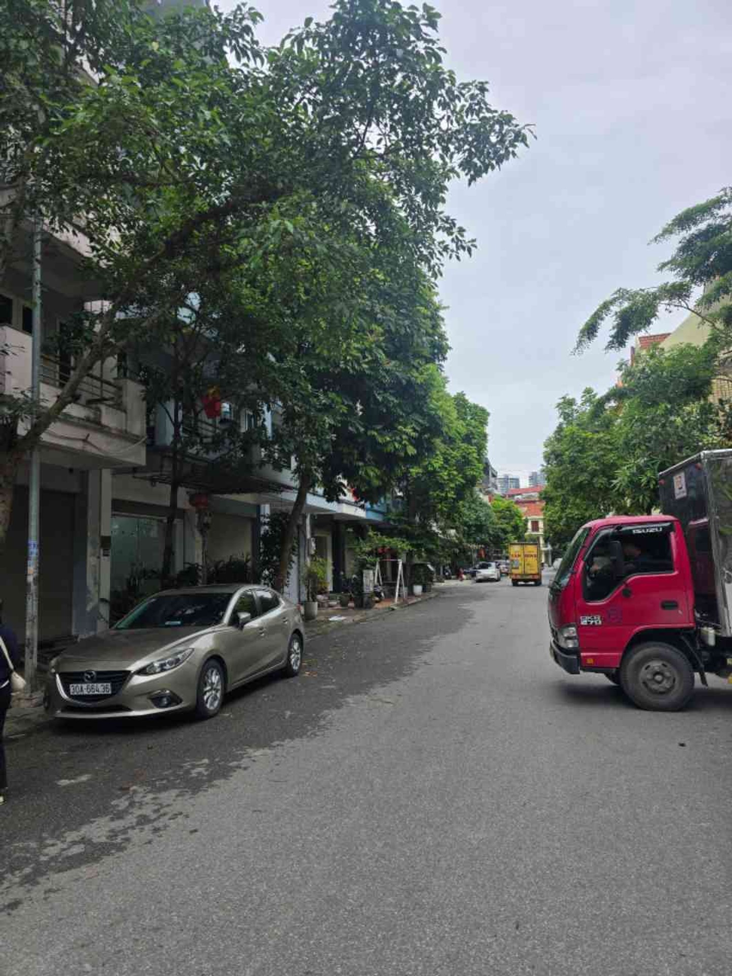 Nguyễn Văn Cừ Long Biên 11 tỷ 55m ô tô qua nhà gần công viên 2