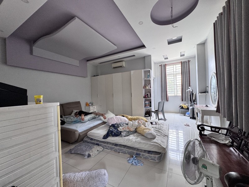 Bán Biệt thự Mini đường Đặng Văn Bi, Phường Bình Thọ, Thủ Đức, TP HCM. DT 170m2, 3 tầng, SH. Giá 4
