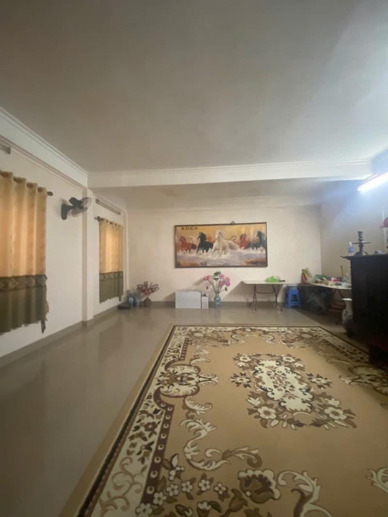 NHÀ NGỌC LÂM – LONG BIÊN  DIỆN TÍCH LỚN HIẾM 90m² – NGÕ THÔNG – 4 TẦNG CHẮC CHẮN 4