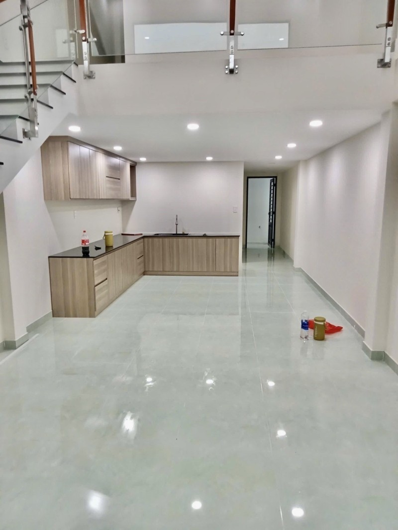 Bán nhà đường Số 11, Trường Thọ, Thủ Đức, TP HCM. DT 93m2 (4x24m), 2 tầng,  sổ hồng, giá 7.15  tỷ. 2