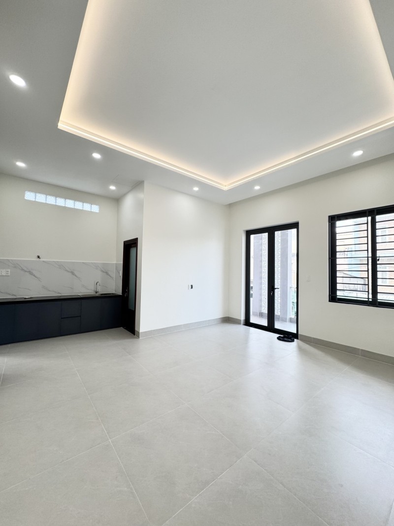 Bán nhà mặt phố đường Số 10, Tam Bình, Thủ Đức, TP HCM. DT 100m2, 2 tầng, giá 7.9 tỷ, sổ hồng 4