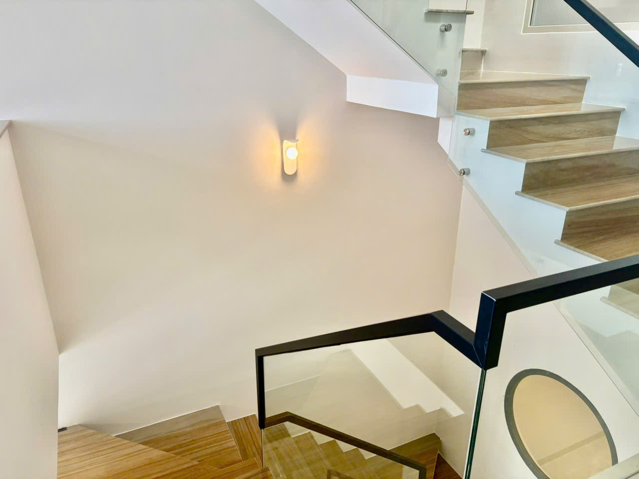 Bán nhà mới 100% 1 trệt 2 lầu, tặng full nội thất, giá 2,6 tỷ, Phường Sa Đéc, Đồng Tháp 3