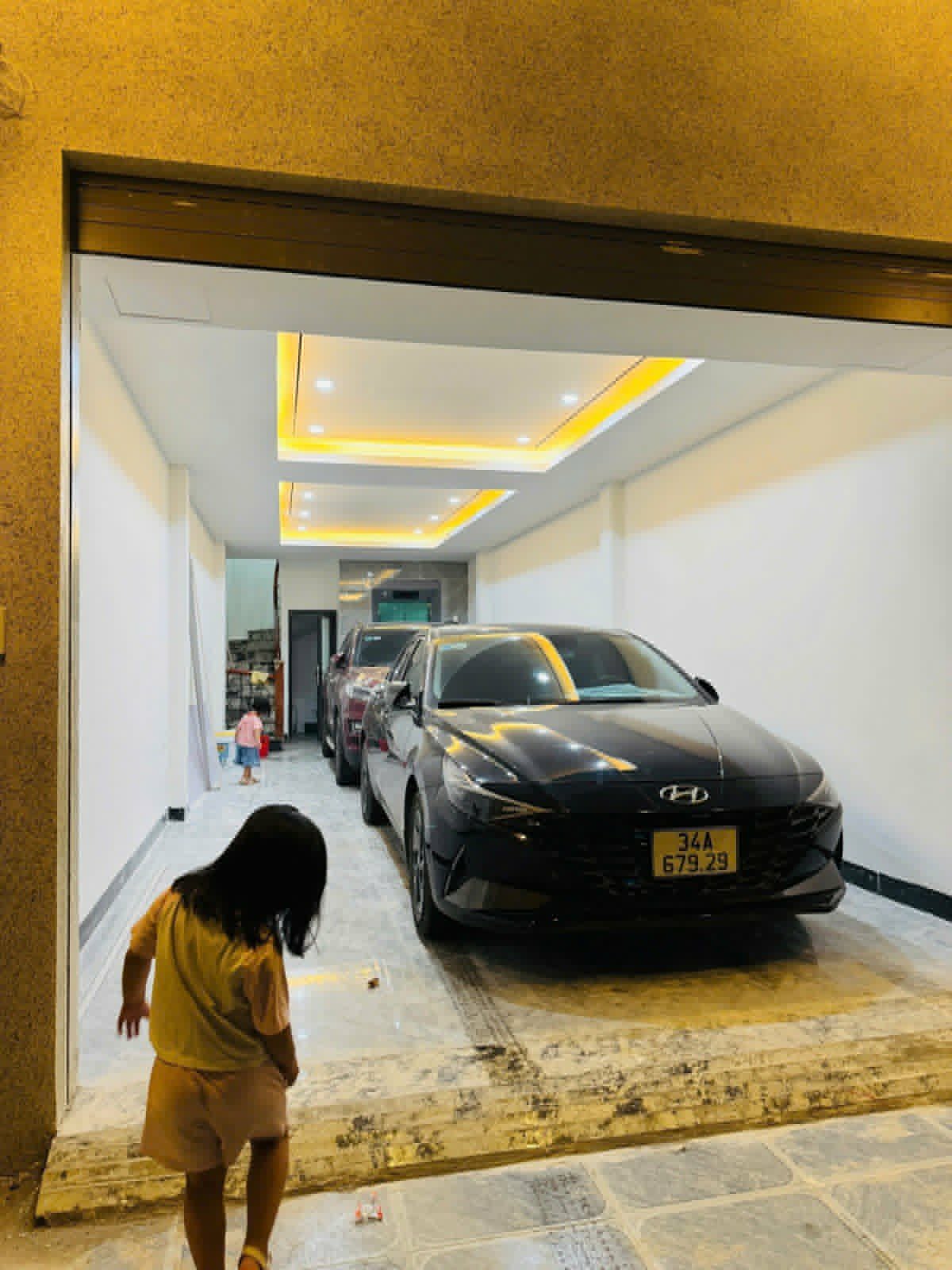 Cần bán Nhà mặt tiền đường Phố Trạm, Phường Bồ Đề, Diện tích 60m², Giá 22.5 Tỷ