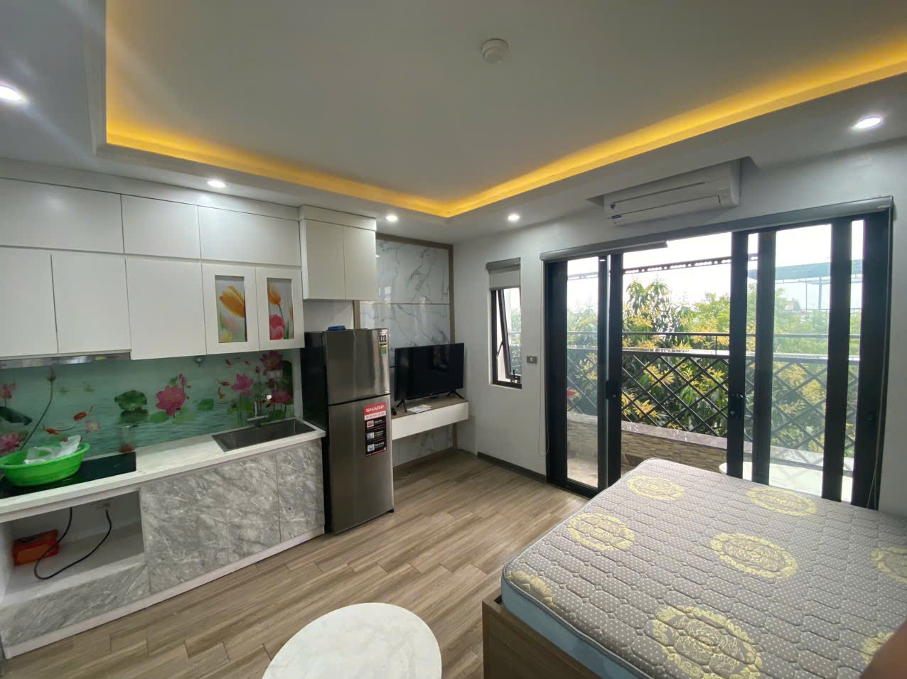 Cho thuê Căn hộ chung cư mini tại ngõ 193 Trích Sài. Ban công thoáng View Hồ Tây. Chỉ 7tr 2