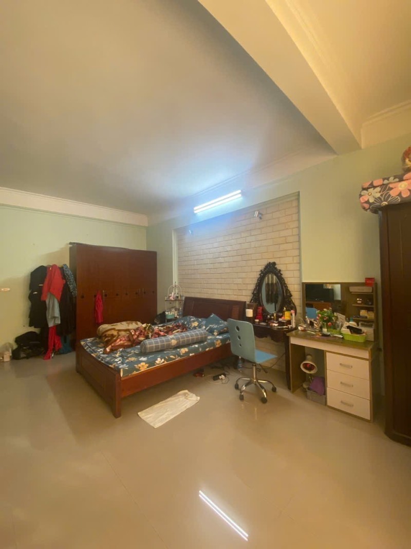 NHÀ NGỌC LÂM – LONG BIÊN  DIỆN TÍCH LỚN HIẾM 90m² – NGÕ THÔNG – 4 TẦNG CHẮC CHẮN