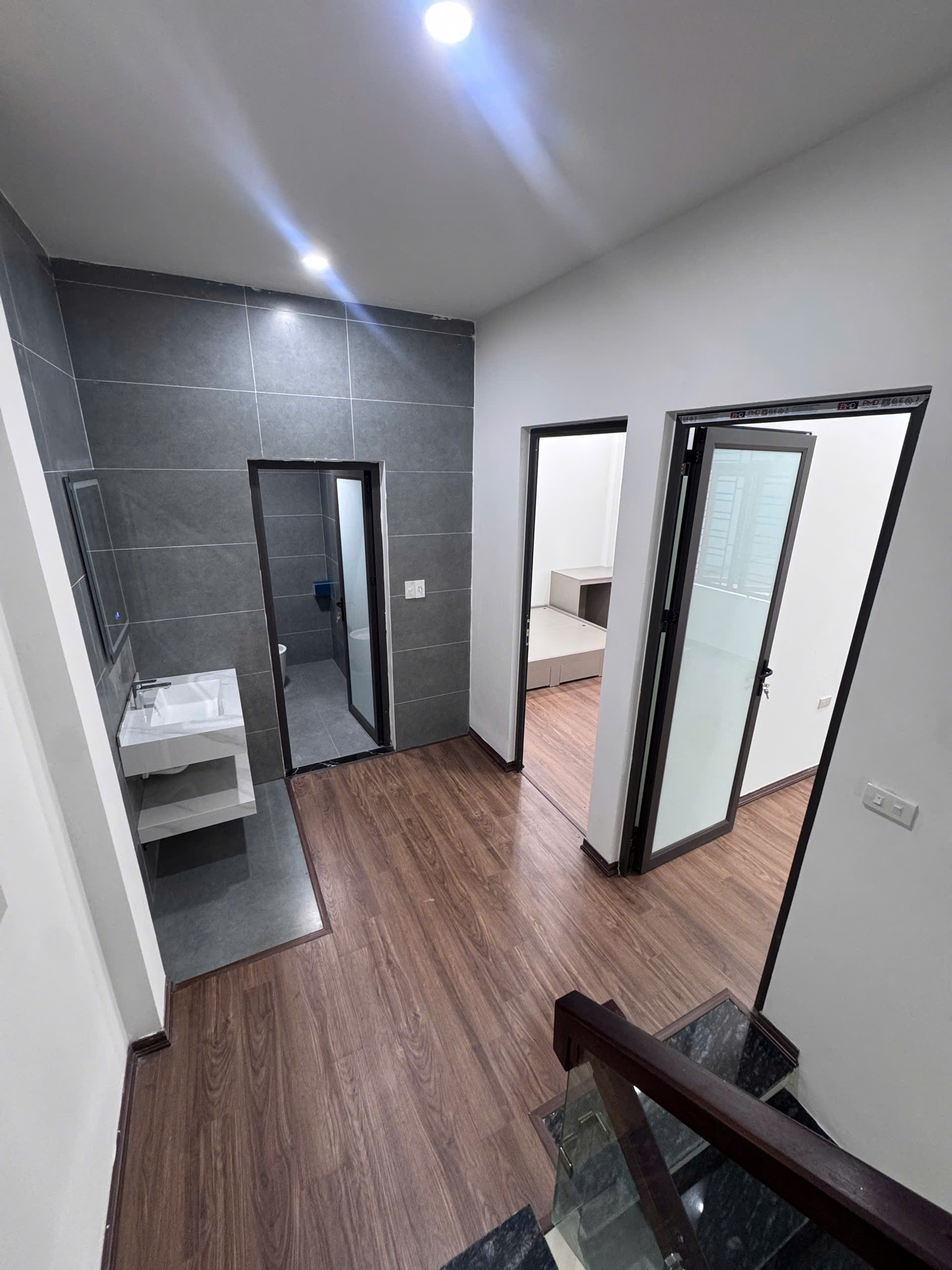 Nhà 4 tầng Bình Lộc Lê Thanh Nghị ngõ thông ô tô vào nhà giá 3ty450 3