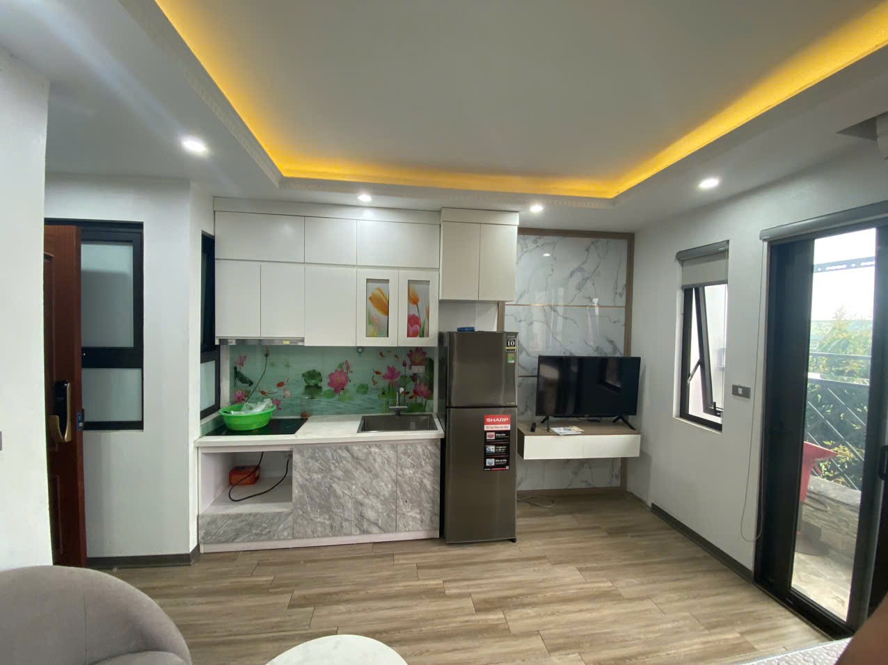 Cho thuê Căn chung cư mini vị trí đẹp nhất phố Trích Sài, Tây Hồ. View toàn mặt hồ. Chỉ 7.5tr 2