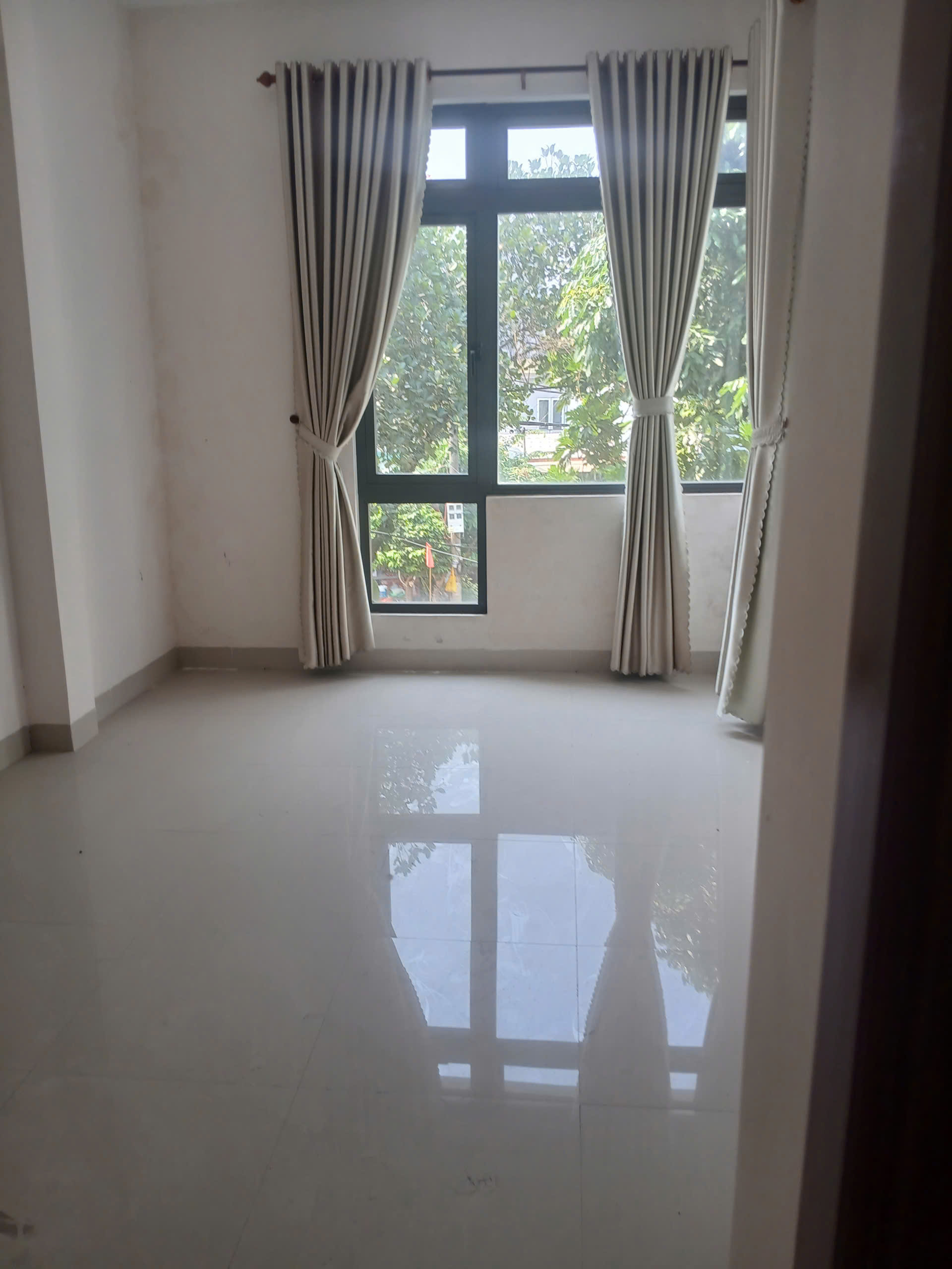 Bán nhà 2,5 tầng đường Hồ Sỹ Dương -  thông Nguyễn Phước Tần 3