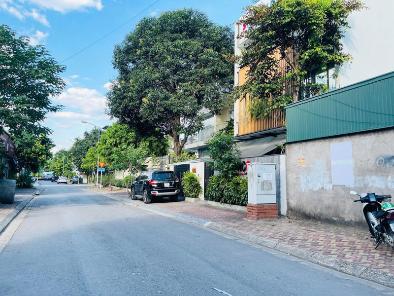 Bán 332,8m2 khu đất đấu giá xây dựng nhà ở Phường Việt Hưng - Ngõ 56 Kim Quan Thượng