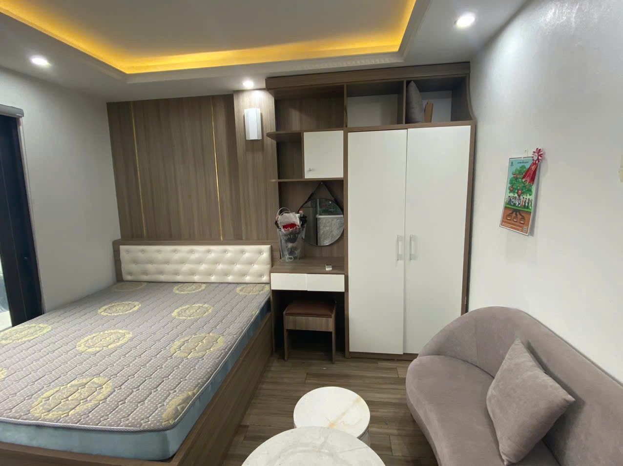 Cho thuê Căn chung cư mini vị trí đẹp nhất phố Trích Sài, Tây Hồ. View toàn mặt hồ. Chỉ 7.5tr 3