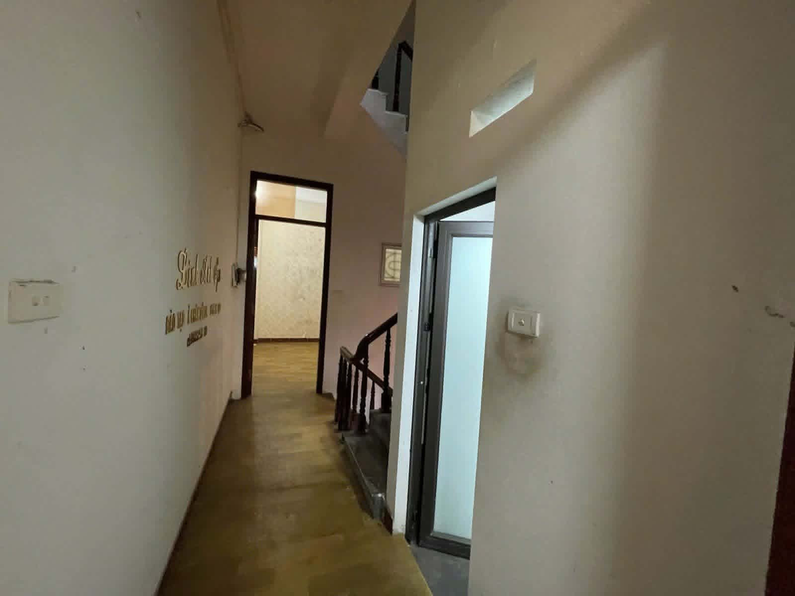 Cần bán Nhà mặt tiền đường Đền Lừ, Phường Hoàng Văn Thụ, Diện tích 45m², Giá 26.2 Tỷ 2