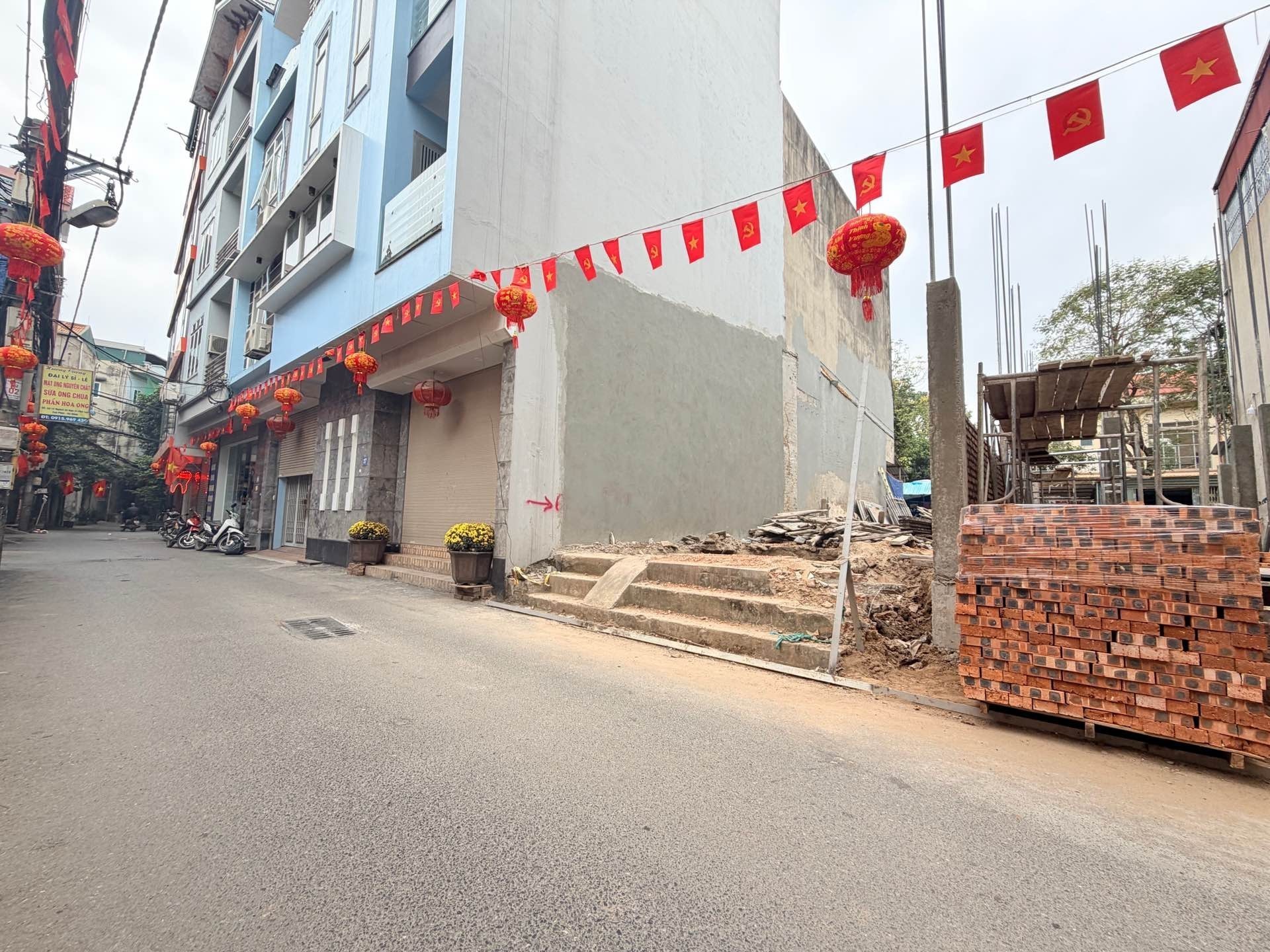 Đức giang,long biên 9 tỷ 60m phân lô ô tô,cần bán chuyển vào nam 2