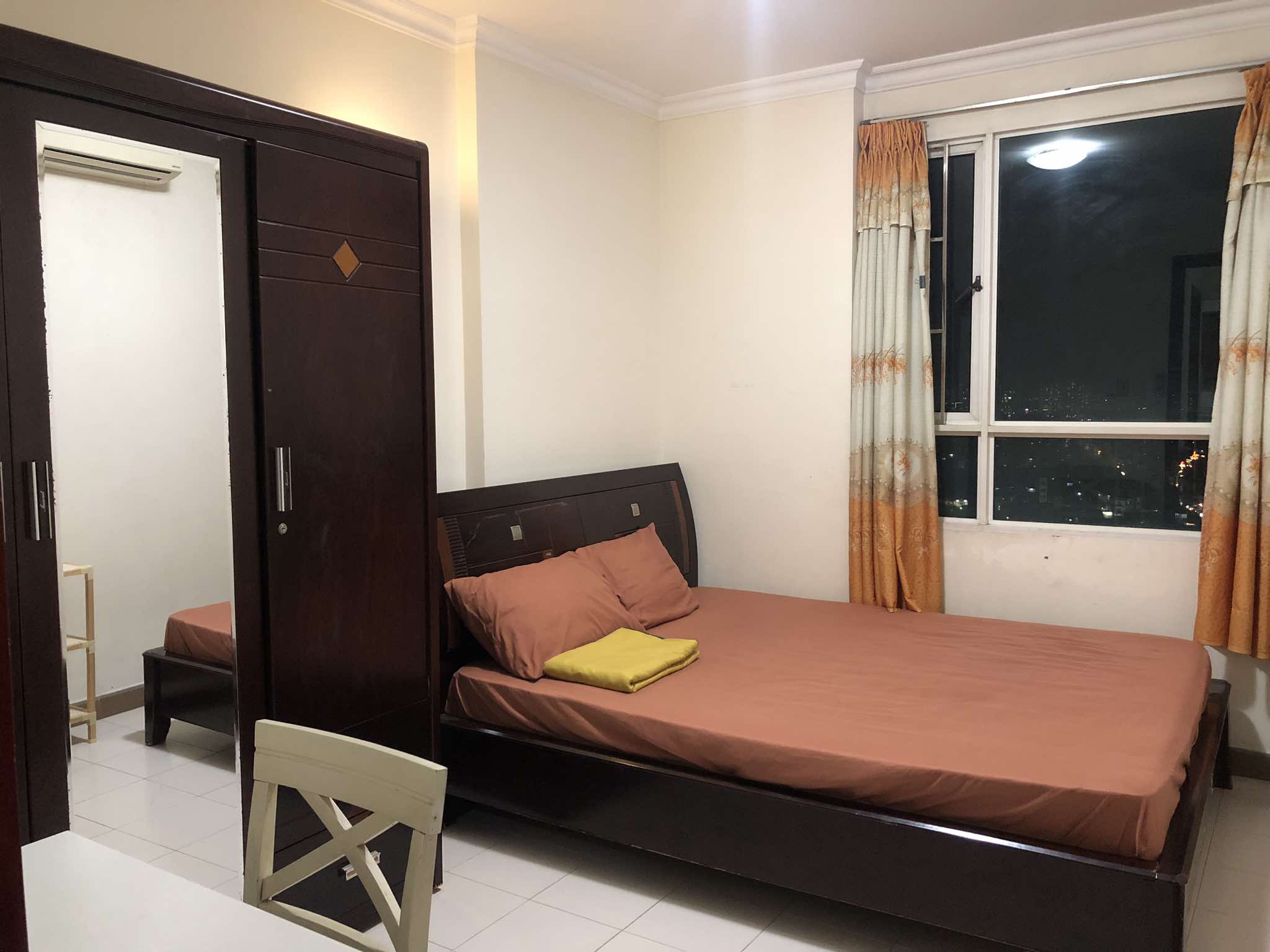 Cần cho thuê Căn hộ Phúc Thịnh Quận 5, Dt : 74m², 2PN, 1WC, Giá : 10 tr/th, 2