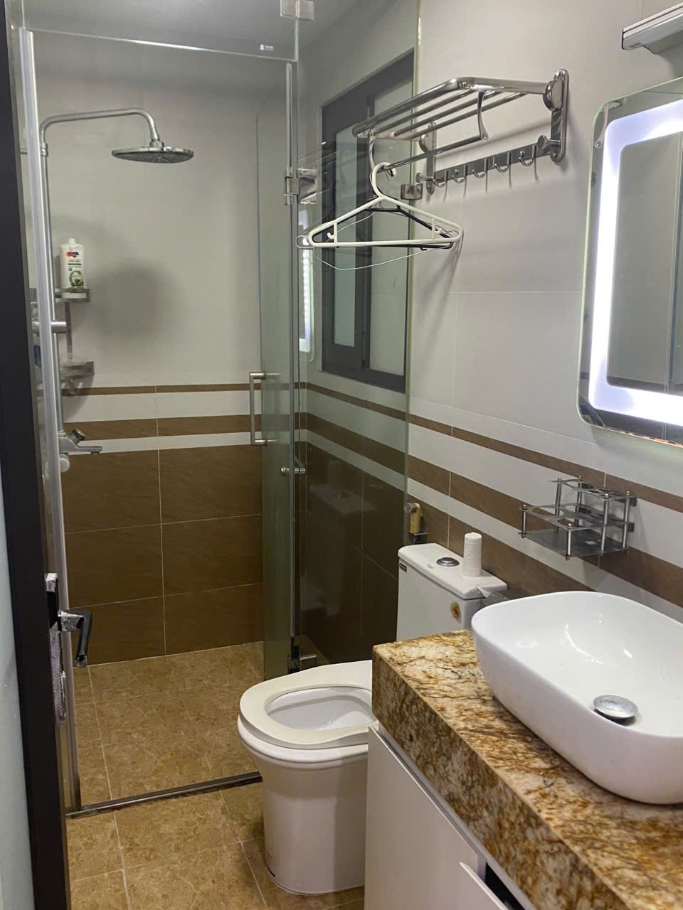 Cho thuê Căn chung cư mini vị trí đẹp nhất phố Trích Sài, Tây Hồ. View toàn mặt hồ. Chỉ 7.5tr 4