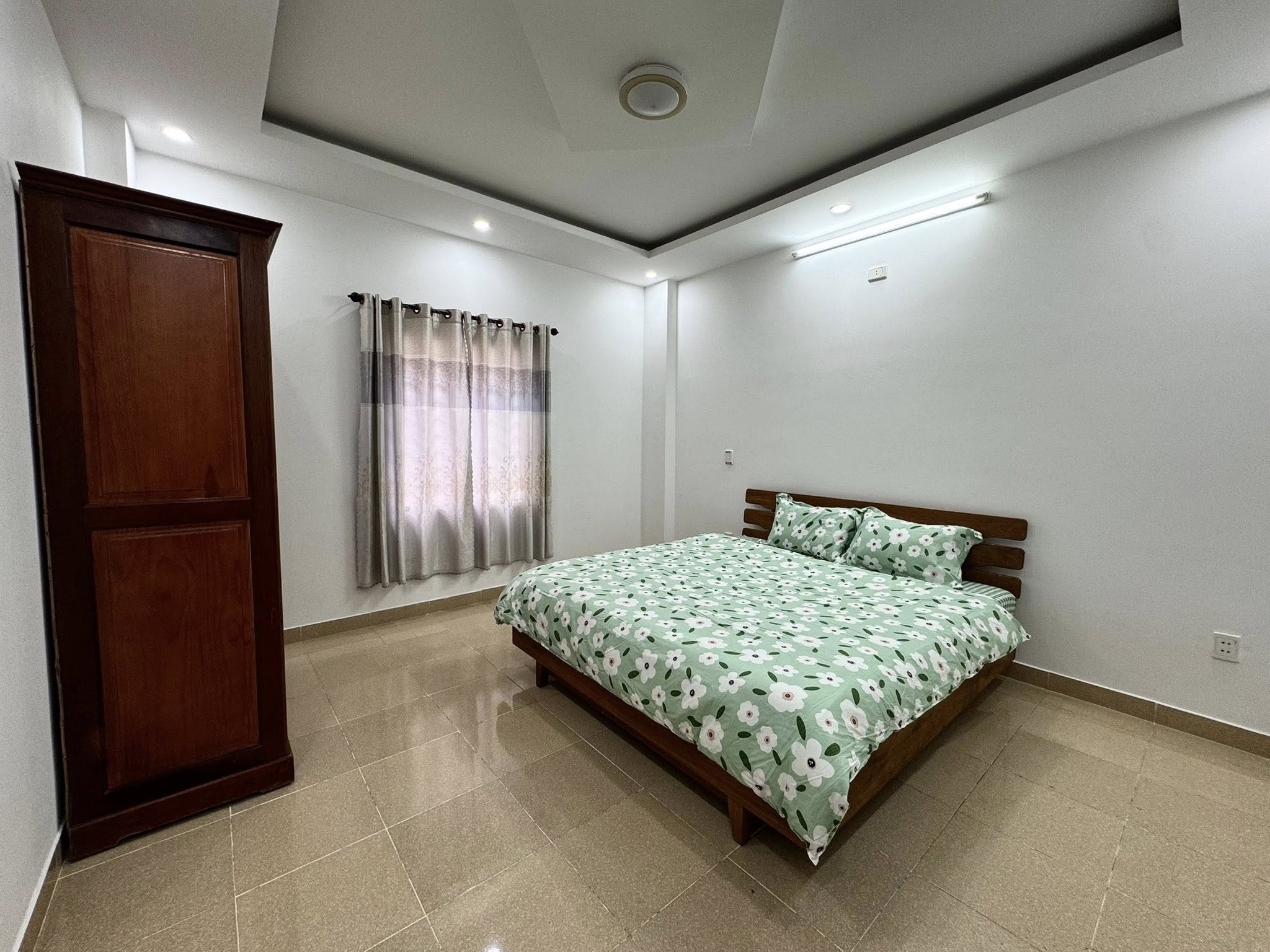 Bán nhà 2,5 tầng đường Nguyễn Huy Lượng - Gần biển 2