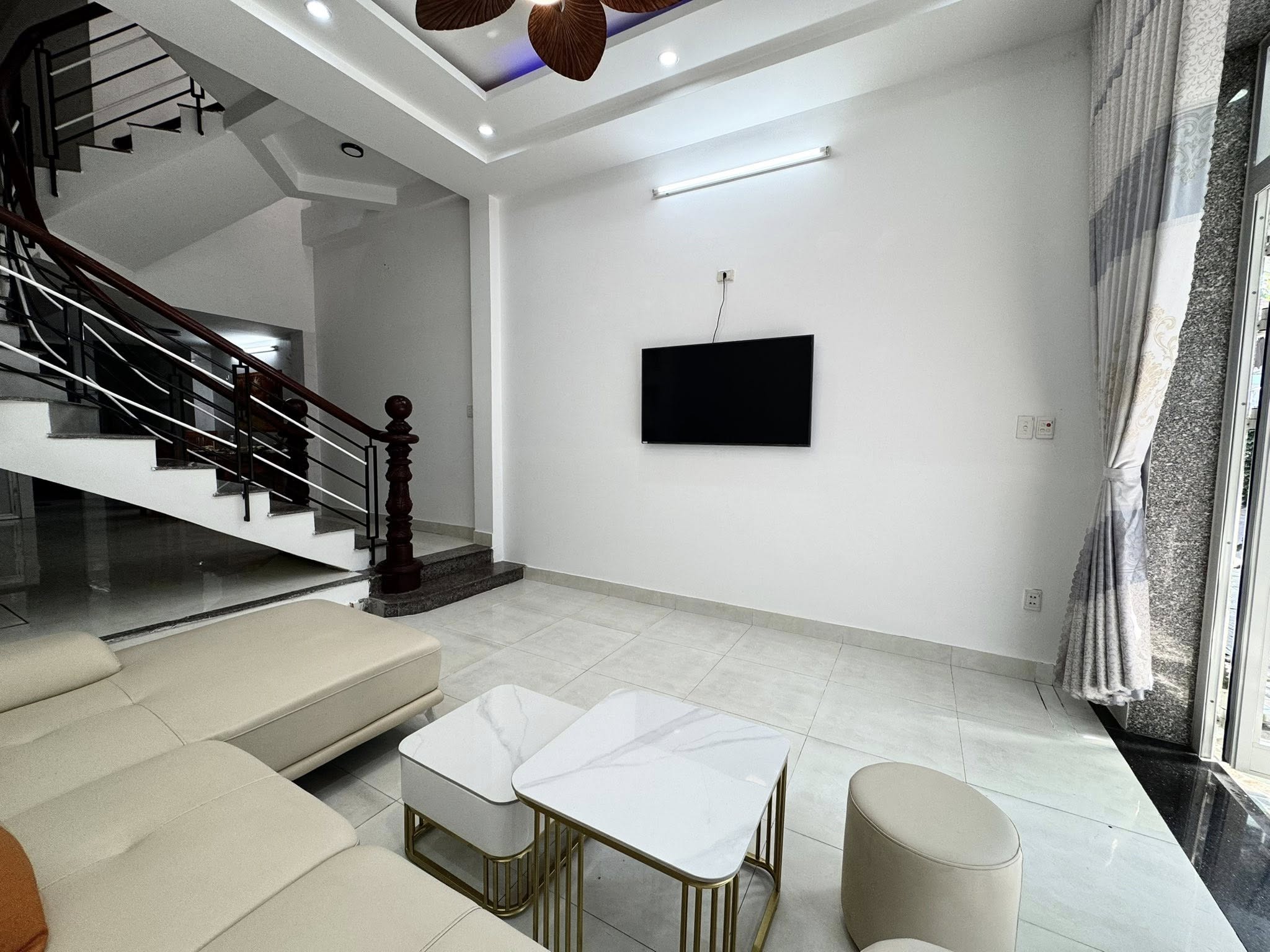 Bán nhà 2,5 tầng đường Nguyễn Huy Lượng - Gần biển 5
