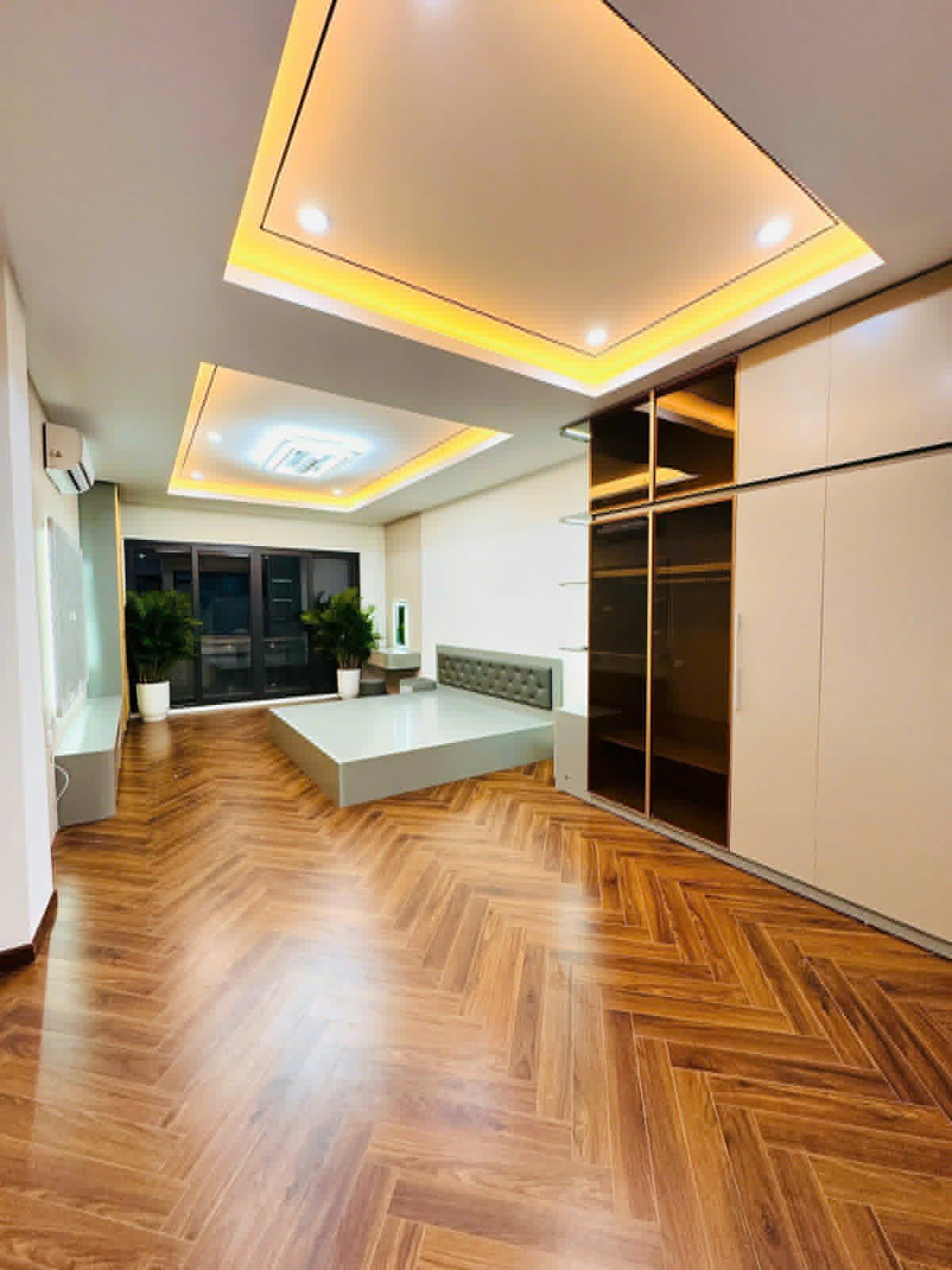 Cần bán Nhà mặt tiền đường Phố Trạm, Phường Bồ Đề, Diện tích 60m², Giá 22.5 Tỷ 3