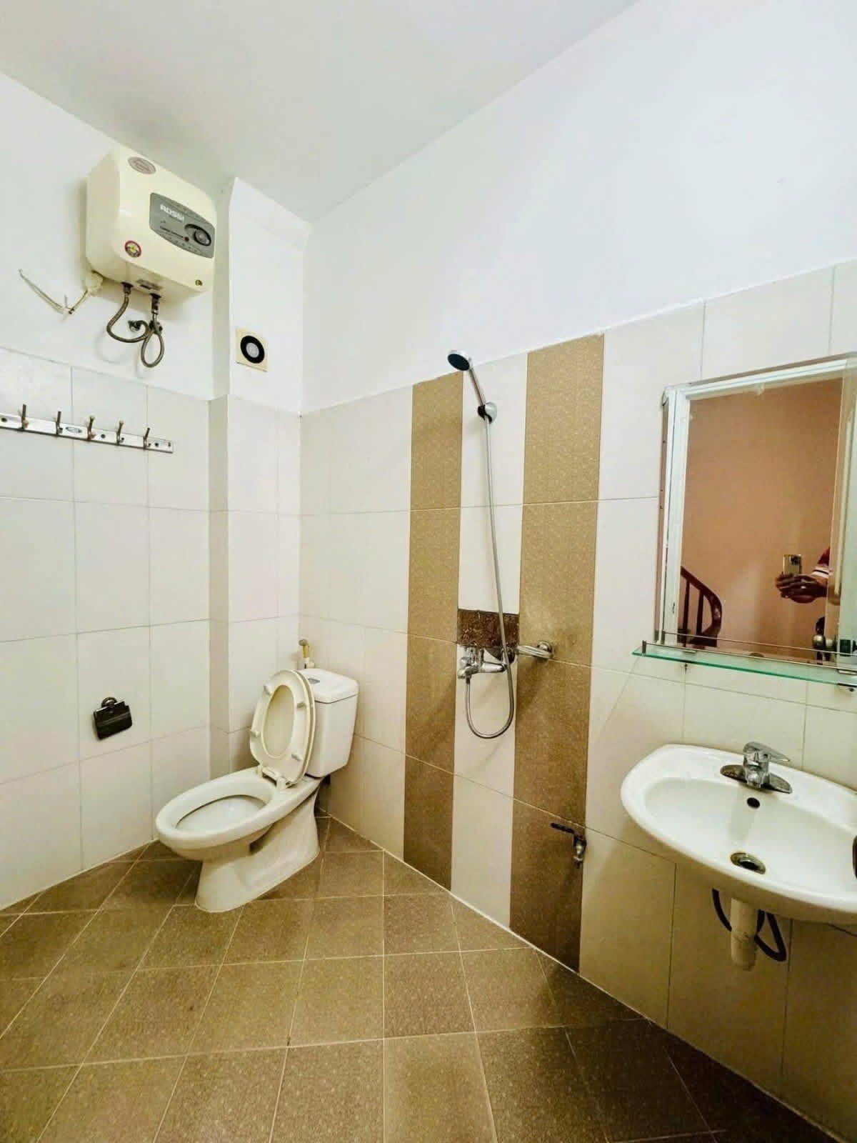 Cần bán Nhà mặt tiền đường Trương Định, Phường Hoàng Văn Thụ, Diện tích 32m², Giá 7.3 Tỷ 3