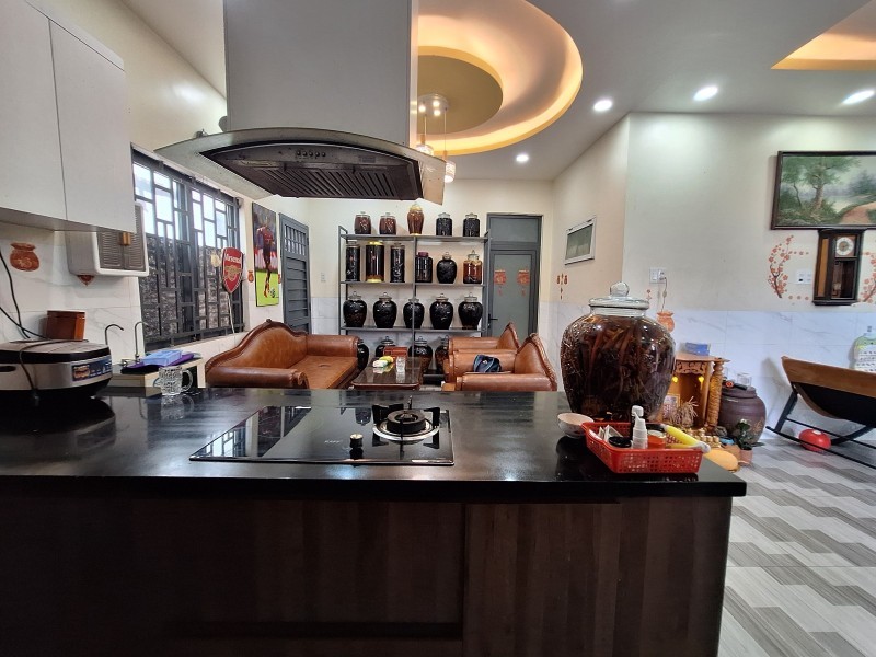 Bán nhà Quốc Lộ 13, Hiệp Bình Phước, Thủ Đức, TP HCM. DT 104m2,  2 tầng, SH. Giá 7,75  tỷ. 2