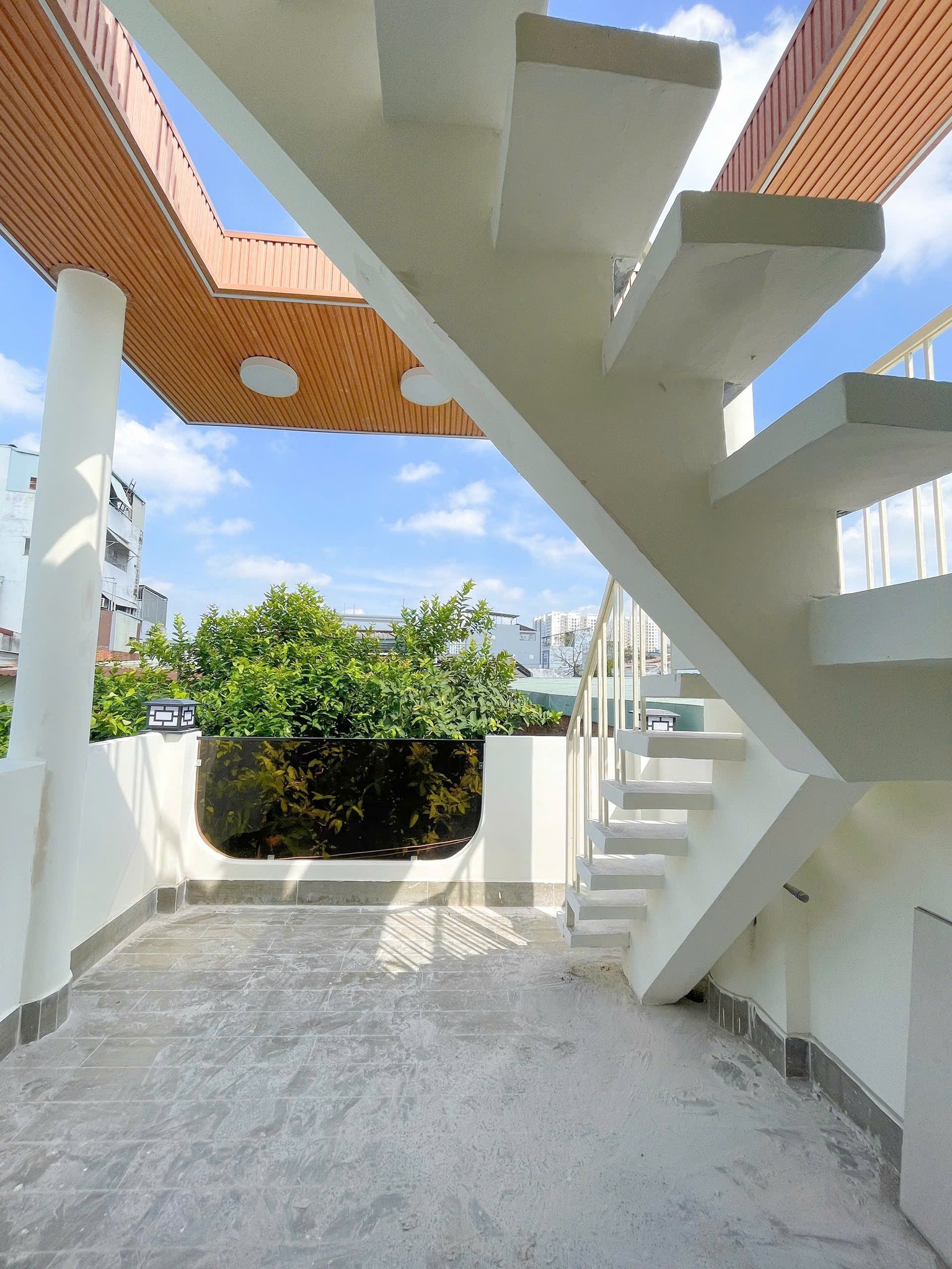 Bán nhà hẻm Hoàng Xuân Hoành, p Hiệp Tân dt 46m2 1 lầu 3pn,4wc ( 0 lộ giới ) giá 6,28 tỷ 4