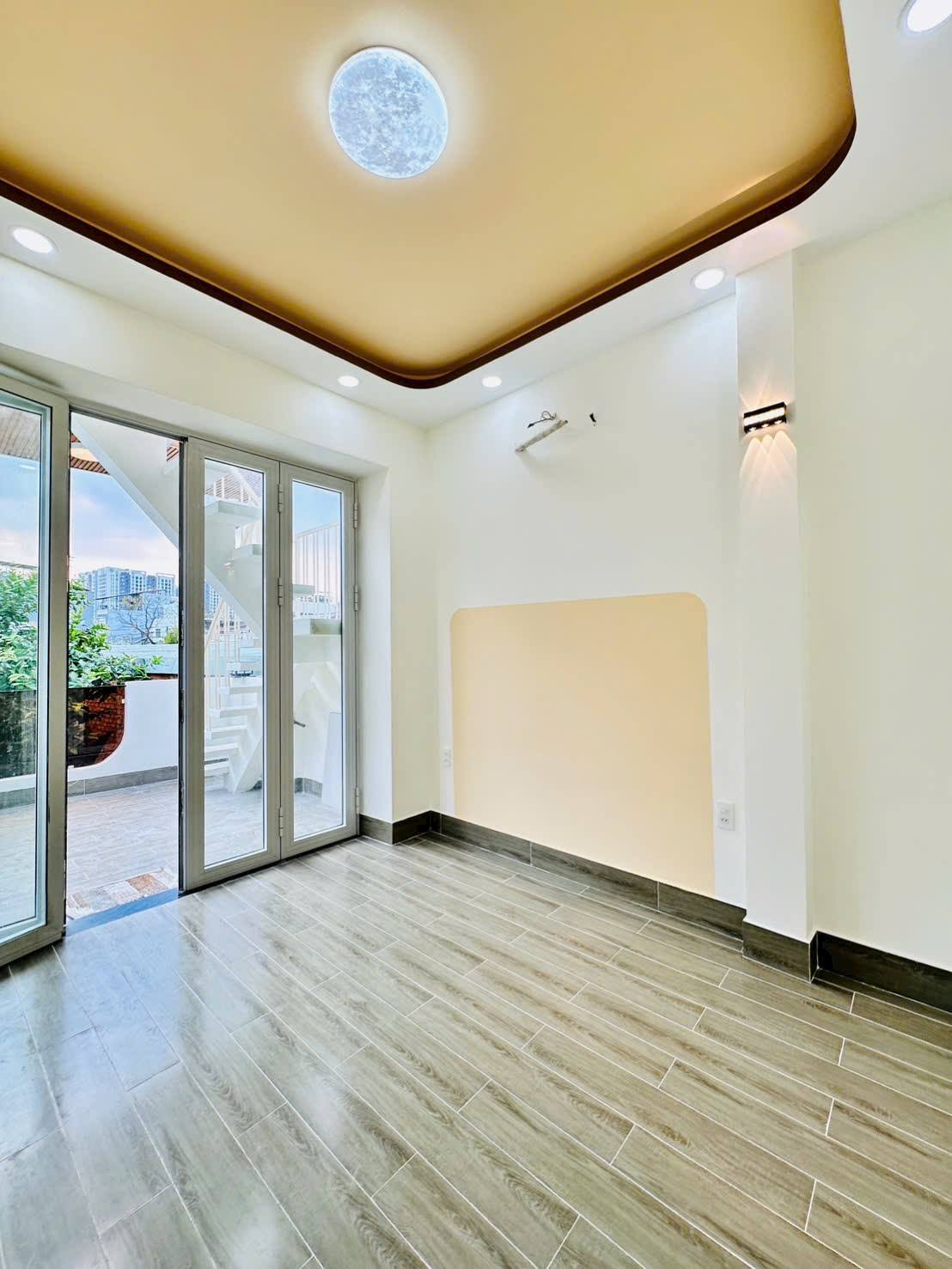 Bán nhà hẻm Hoàng Xuân Hoành, p Hiệp Tân dt 46m2 1 lầu 3pn,4wc ( 0 lộ giới ) giá 6,28 tỷ 5