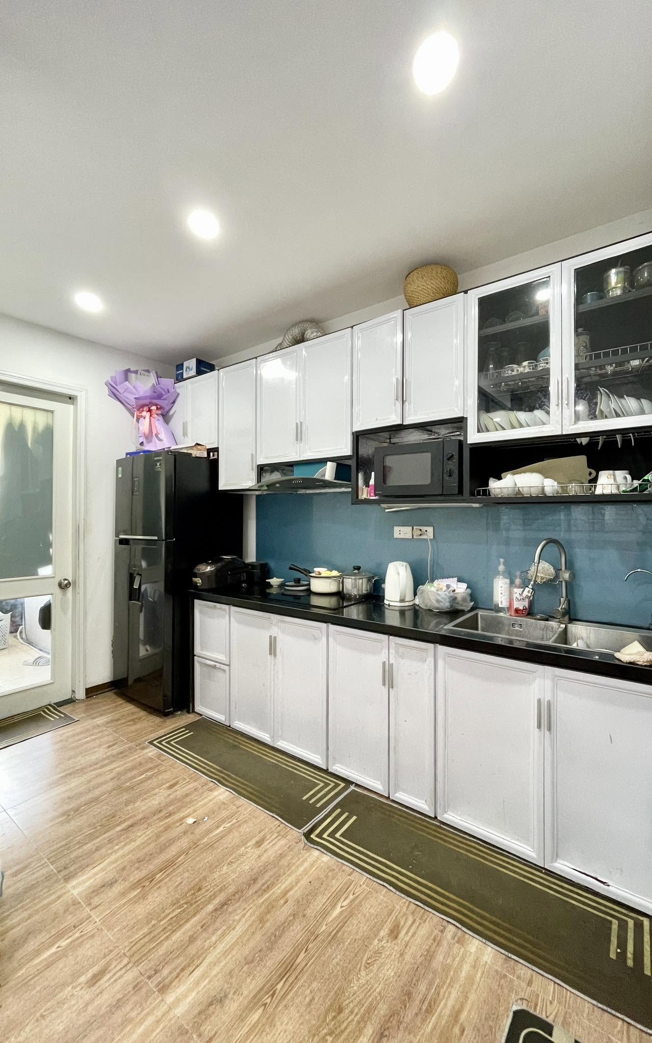 Bán căn hộ CC 137 Nguyễn Ngọc Vũ 80m2 2