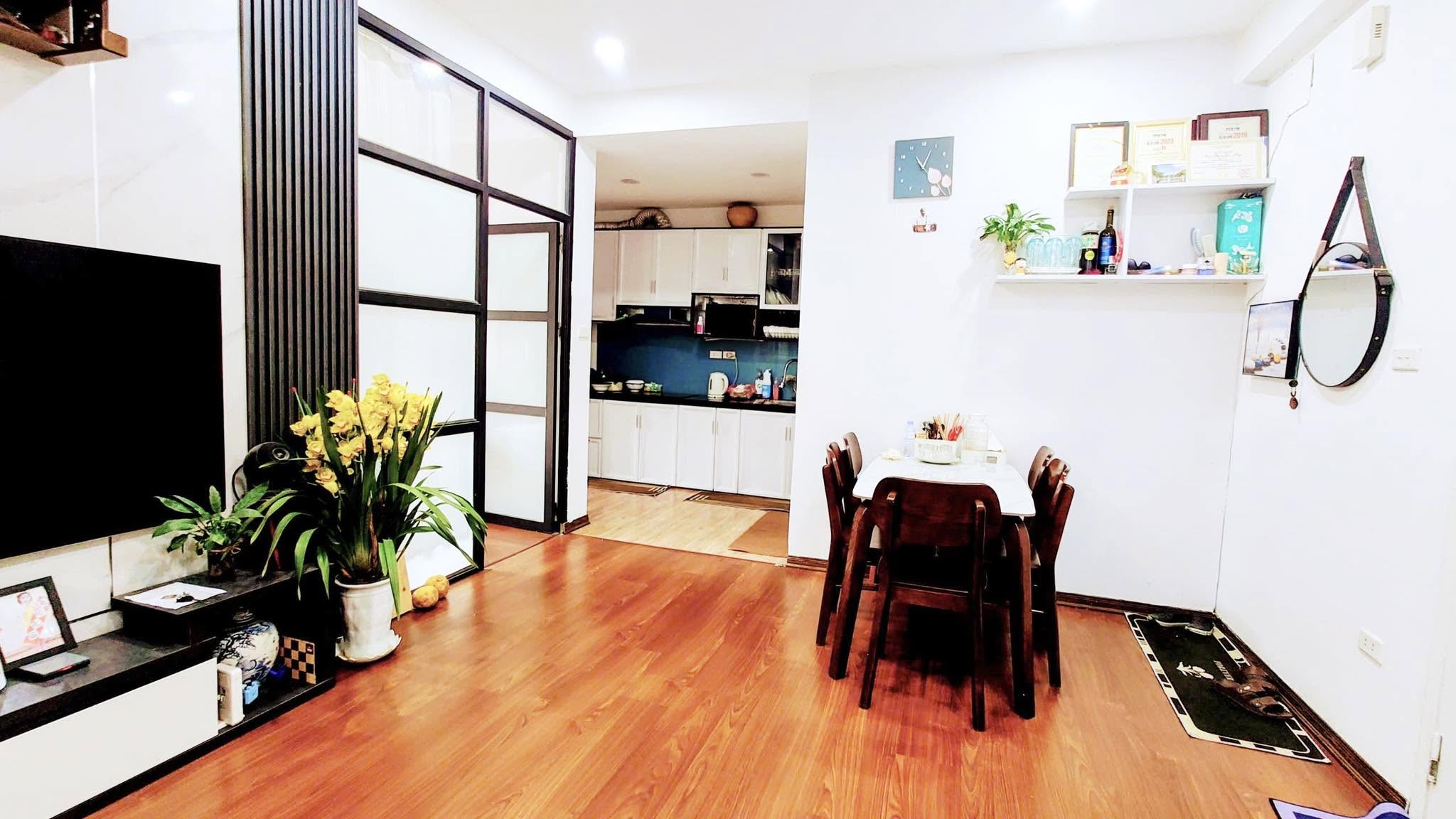 Bán căn hộ CC 137 Nguyễn Ngọc Vũ 80m2 4