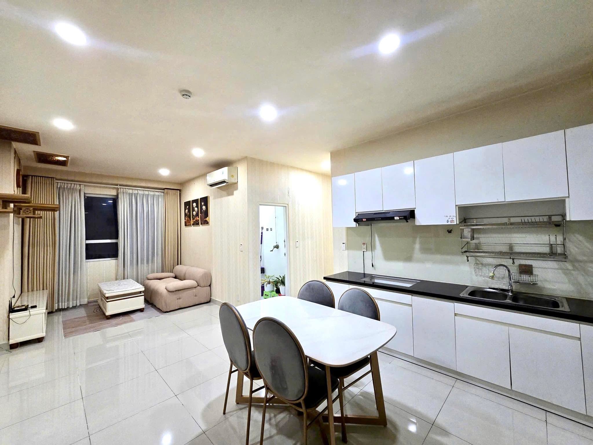 Cần cho thuê căn hộ Remax Plaza Quận 6, Dt : 85 m², 2PN, Giá : 12 tr/th,, Có Nội Thất 2