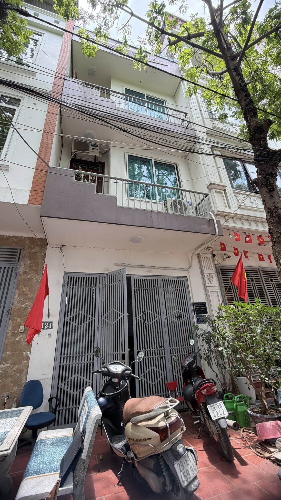 Nguyễn Văn Cừ Long Biên 9.5 tỷ 45m ô tô qua nhà gần công viên