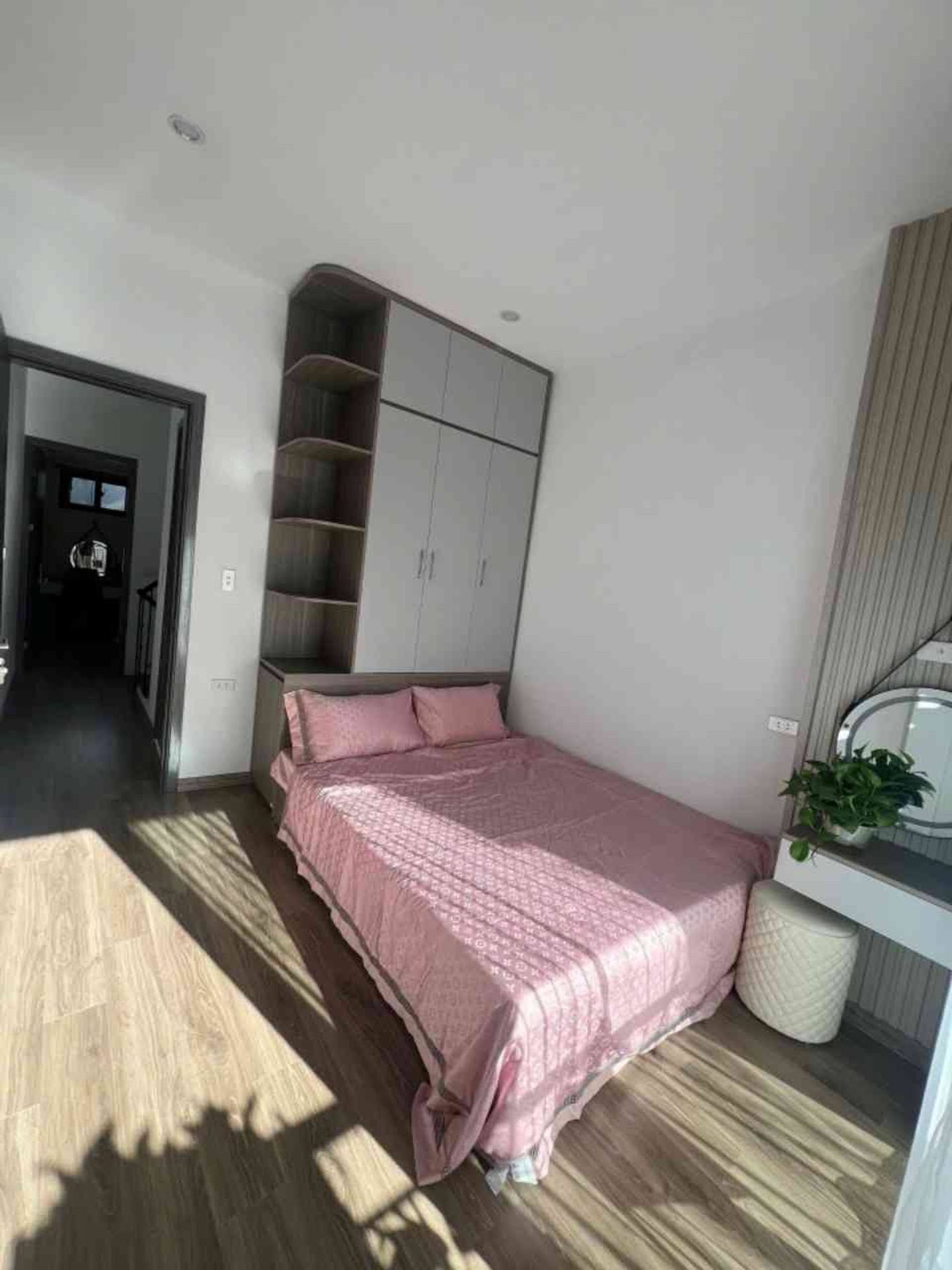 CHỈ  HƠN 8 TỶ - HOÀNG HOA THÁM TÂY HỒ - 35M- Ô TÔ GẦN NHÀ - NHÀ ĐẸP CHỈ XÁCH VA LY VÀO Ở  NGAY 3