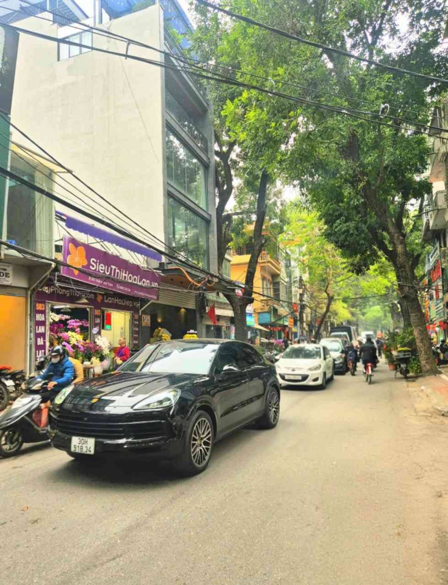 CHỈ  HƠN 8 TỶ - HOÀNG HOA THÁM TÂY HỒ - 35M- Ô TÔ GẦN NHÀ - NHÀ ĐẸP CHỈ XÁCH VA LY VÀO Ở  NGAY 2